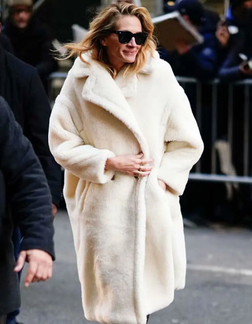 Load image into Gallery viewer, Women&#39;s Lambswool Long Coat for Autumn and Winter
